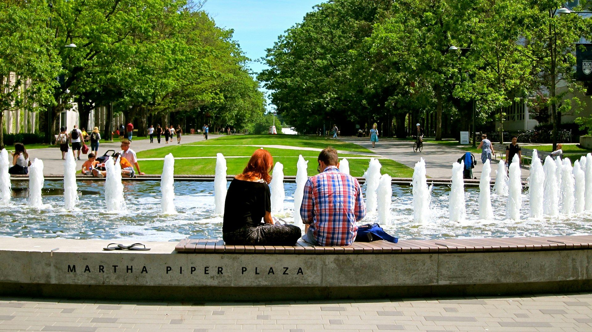 The campus is an idyllic place to hangout for the day © John Lee / Lonely Planet