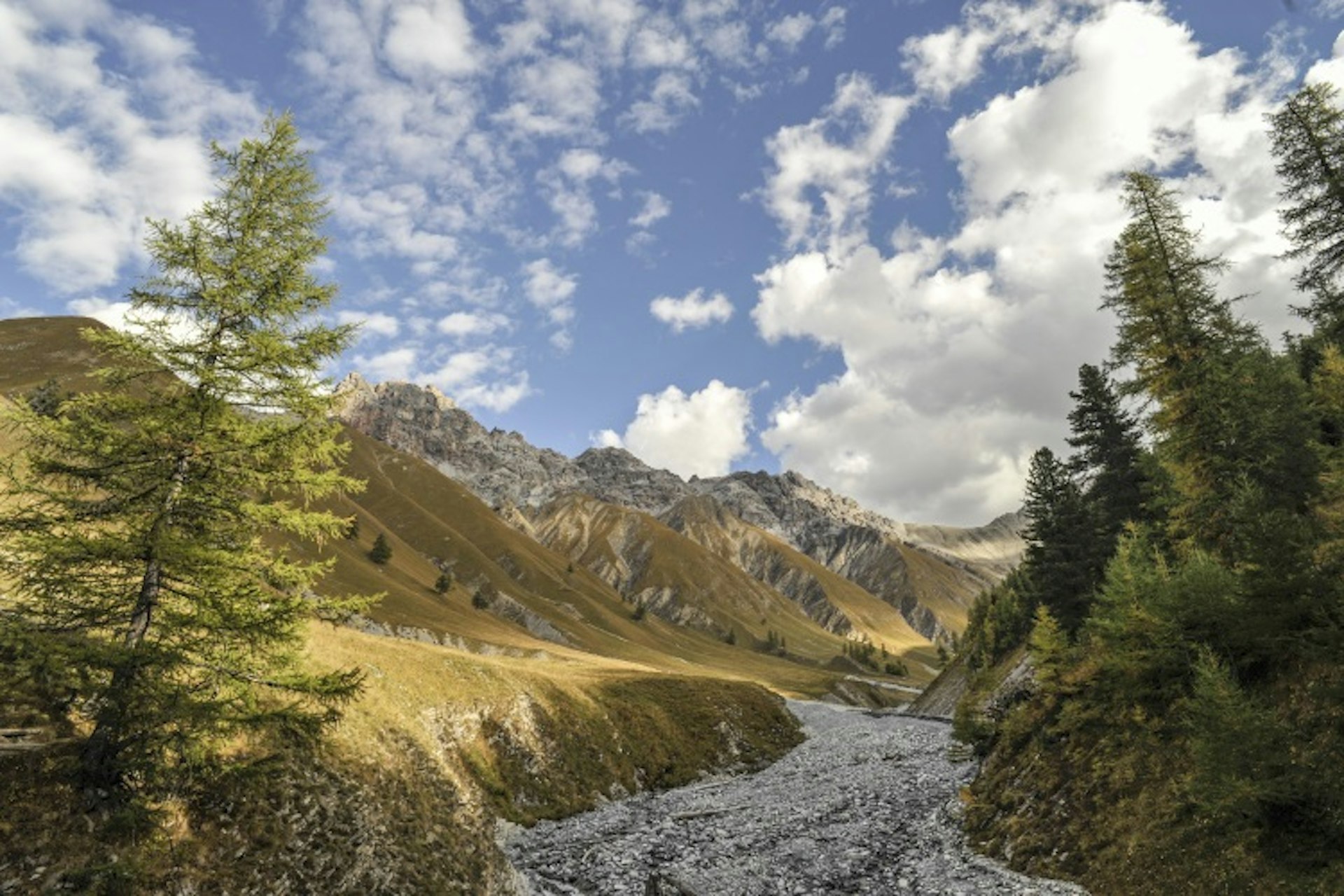 The sun shines down on Val Trupchun. Image courtesy of the Swiss National Park.