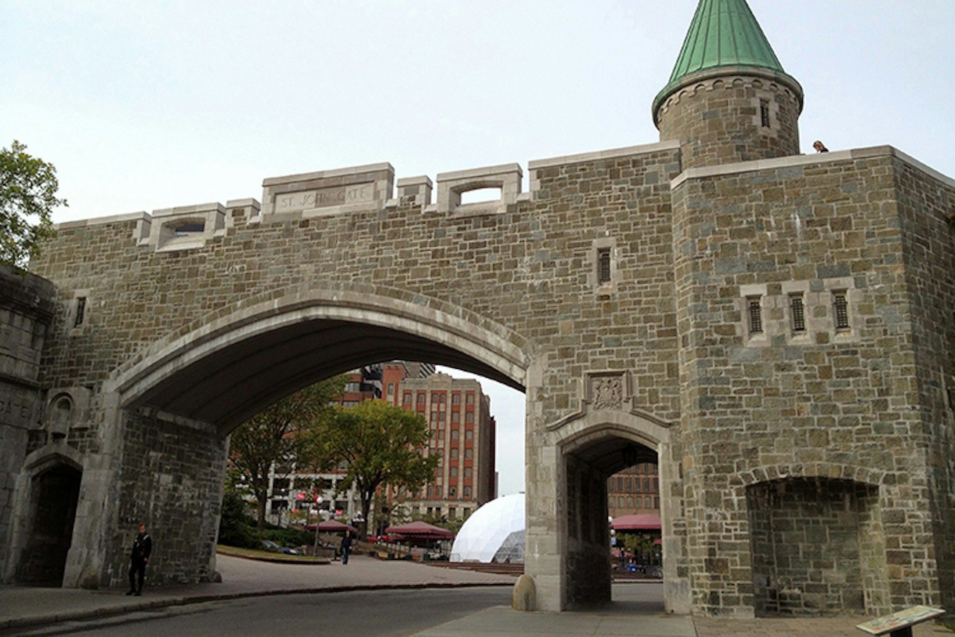 St John's Gate, one of the five remaining entrances into the walls of Québec City. Image by Tim Richards / Lonely Planet