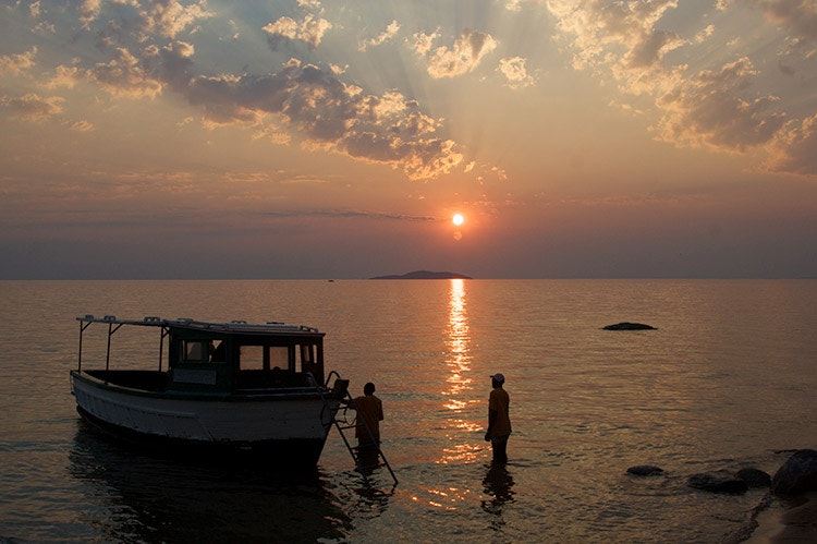 Glorious sunsets await at serene Lake Malawi. Image by SarahDepper / CC BY 2.0