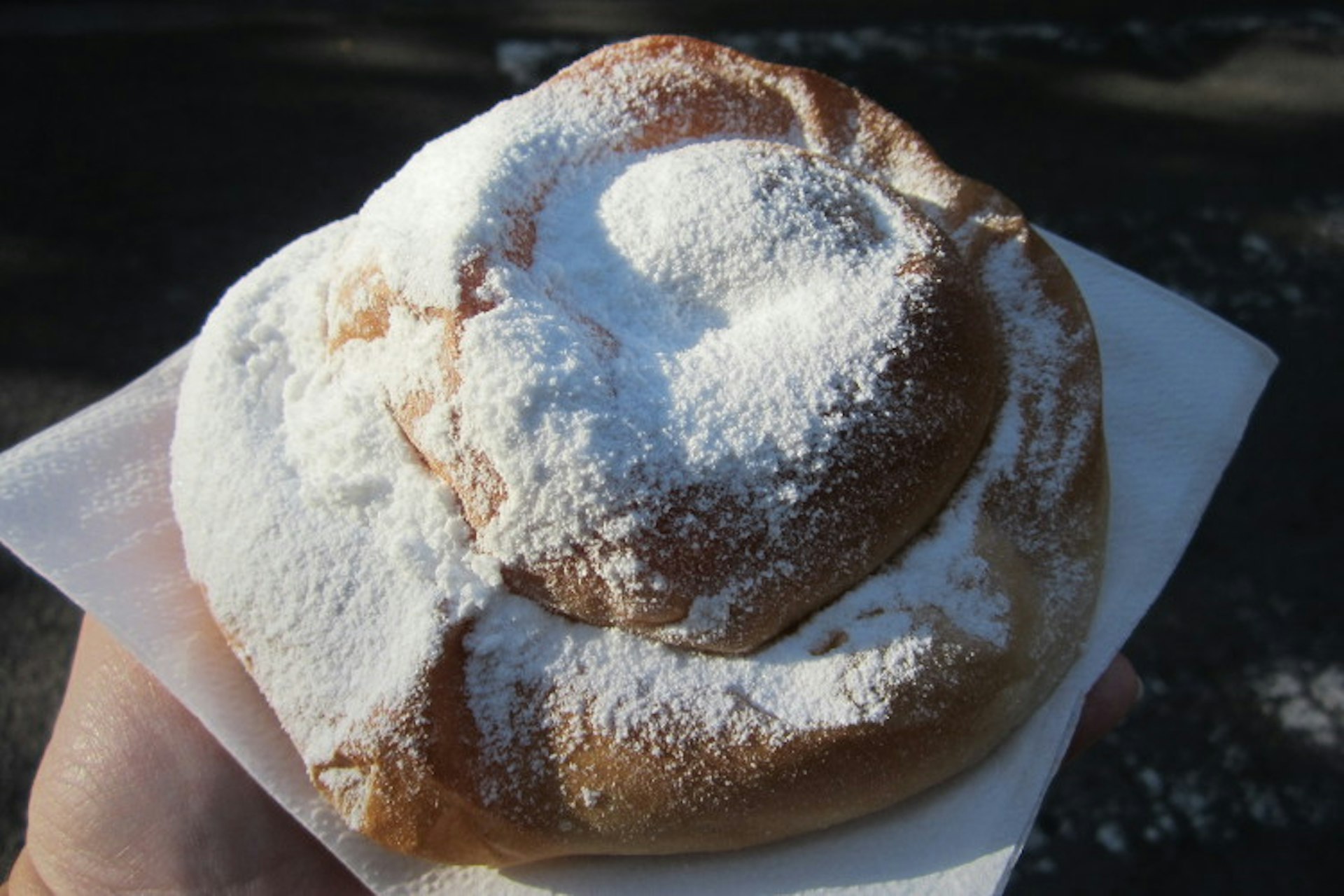 A Mallorcan ensaïmades, dusted with icing. Image by Kim / CC BY-SA 2.0