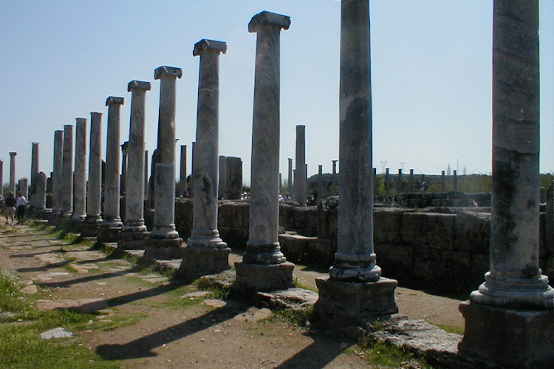 Colonnaded street at Perge. Image by Andrew Kuchling / CC BY 2.0
