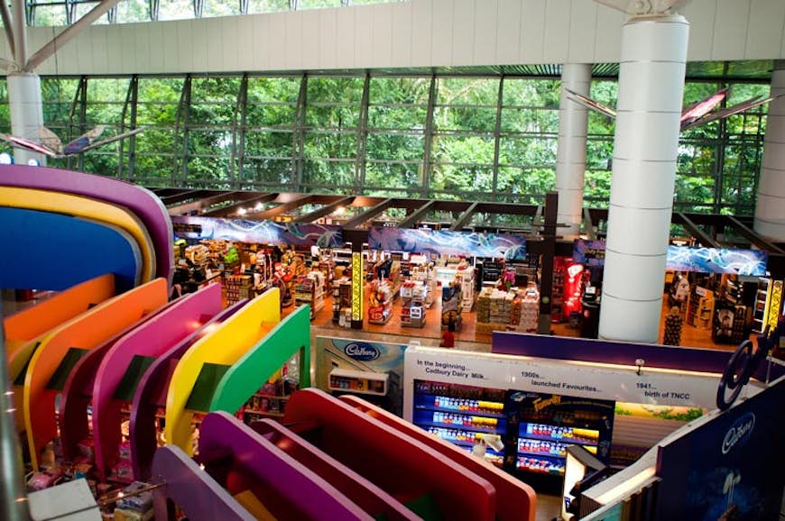 Färg, naturligt ljus och... en reträtt i djungeln?  Kuala Lumpurs flygplats kastar bort den opersonliga och kaotiska flygplatsstereotypen.  Bild av Tom Cockrem / Getty Images