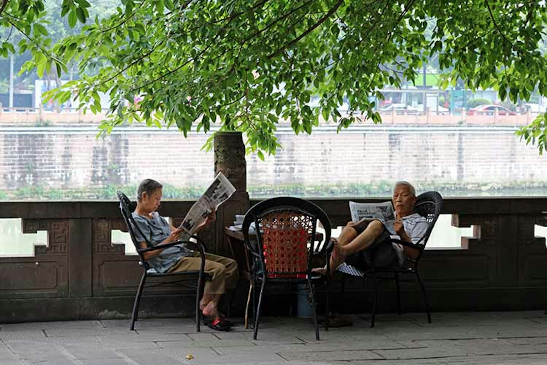 Leisurely afternoon at Baitanyuan. Image by Qin Xie / Lonely Planet