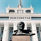 Lenin’s statue in front of Tiraspol’s House of Soviets. Image by mark Baker / Lonely Planet