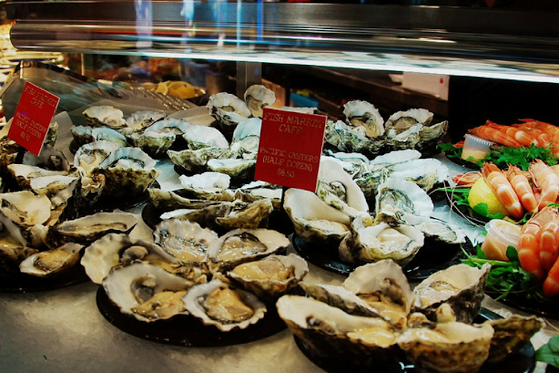 Oysters at the Sydney Fish Market / Image by LWYang / CC BY 2.0