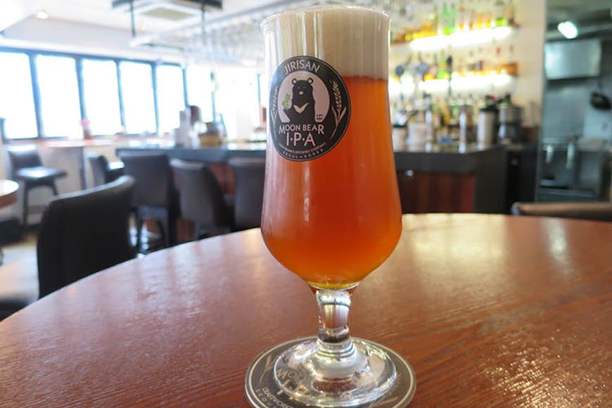 Fresh IPA at Craftworks in Seoul. Image by Megan Eaves / Lonely Planet