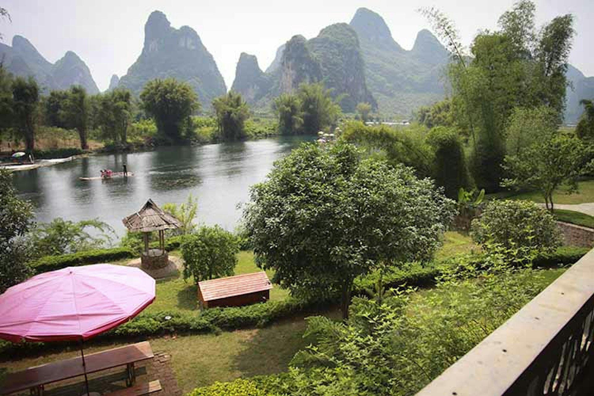 Scenes along the Li River in Yangshuo. Image by Anna Willett / Lonely Planet