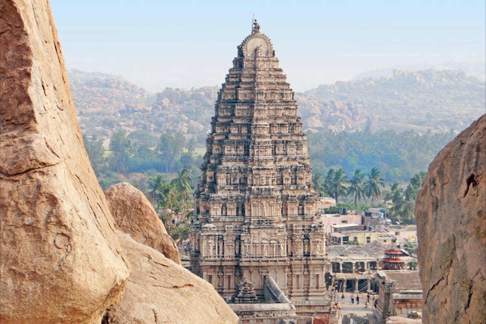 Gopuram of Virupaksha Temple, Hampi. Image by Jean-Pierre Dalbéra / CC BY 2.0.