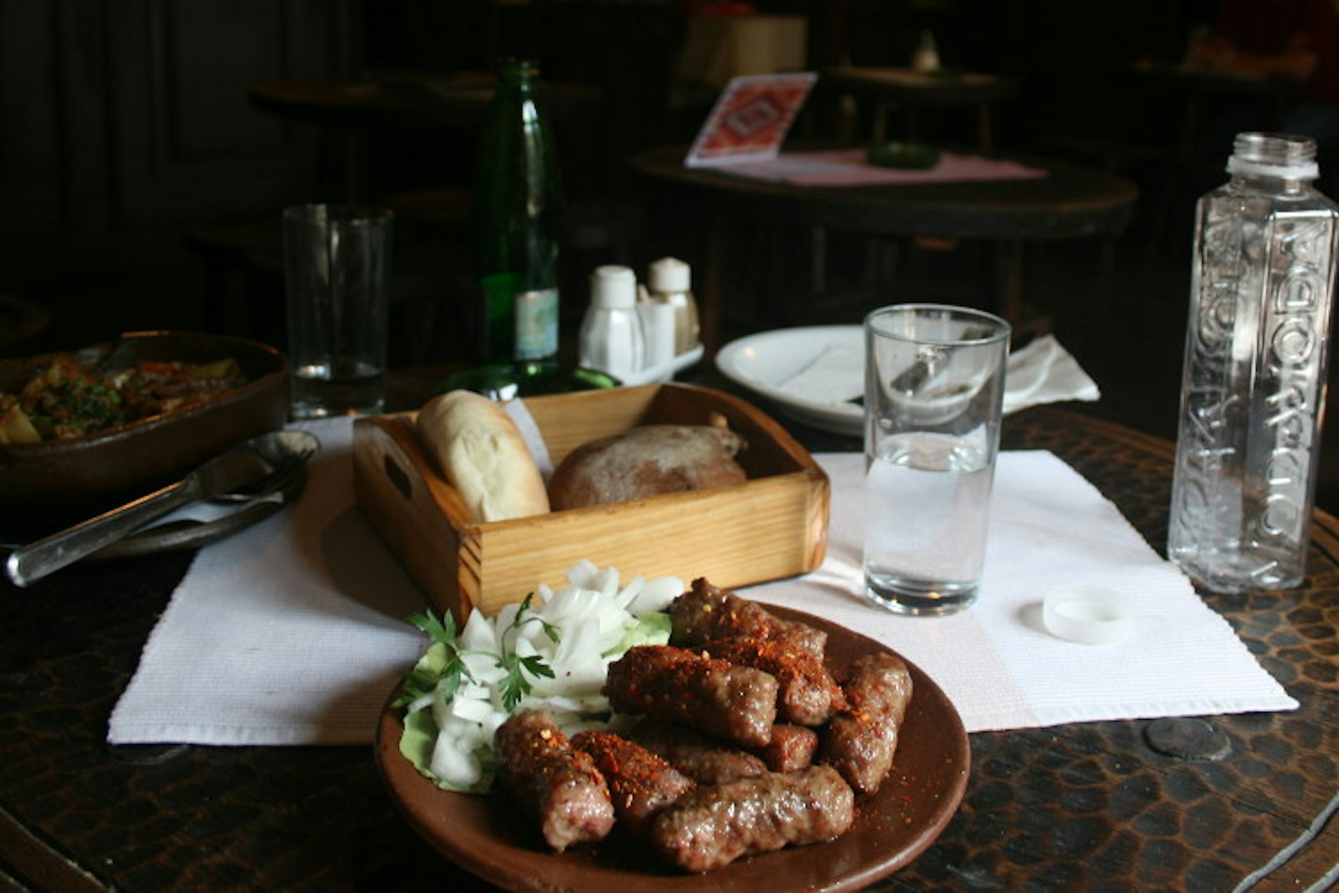 Serbian food classic, ćevapčići with onions. Image by Rain Rannu / CC BY 2.0
