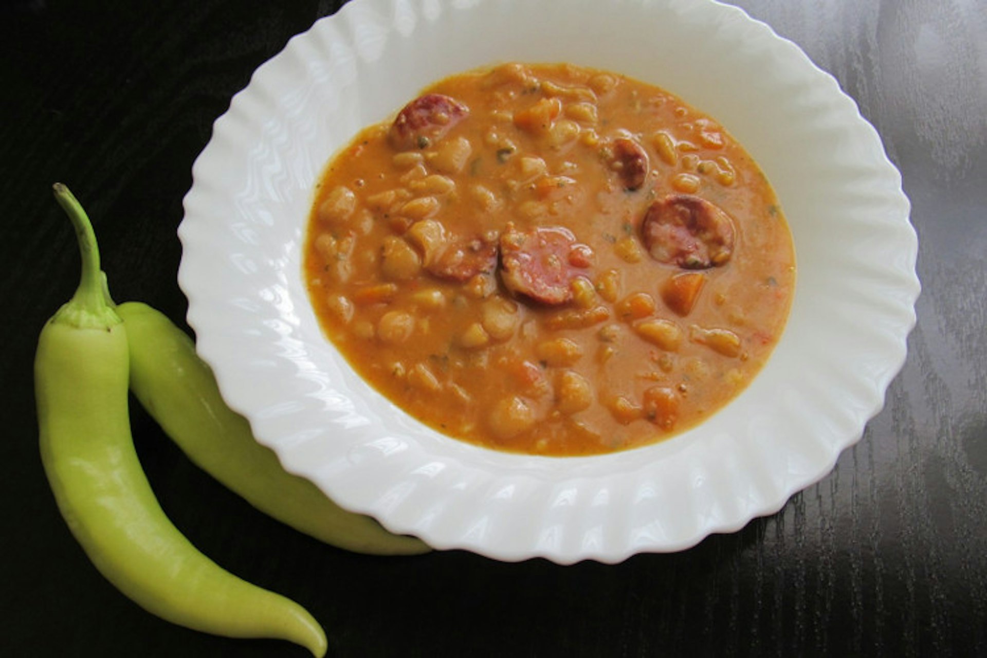 Traditional dish of pasulj (white beans) with sausages. Image by Ivana Sokolović / CC BY 2.0