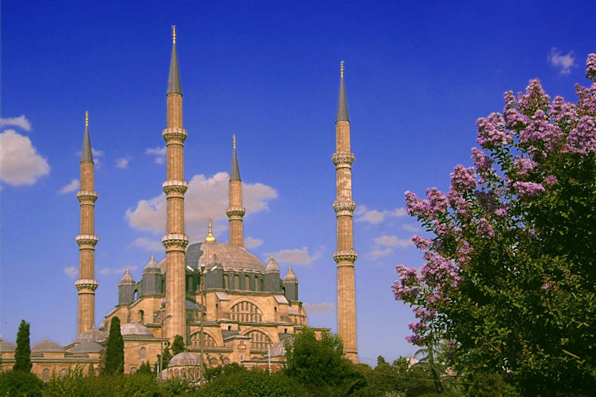 The beautiful Selimiye mosque in Edirne. Image by J.D. Dallet / age fotostock / Getty Images