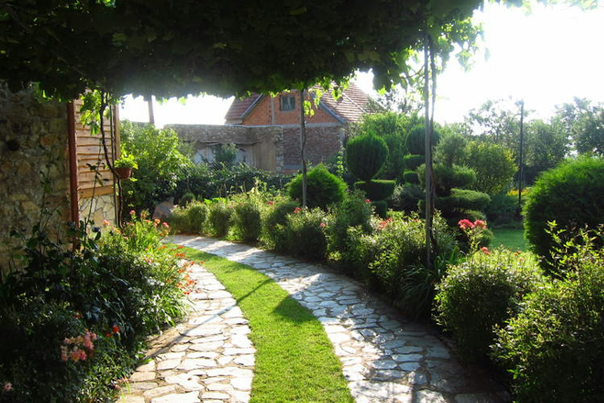 Rural ambience of Villa Dihovo, Macedonia. Image by fabulousfabs / CC BY 2.0