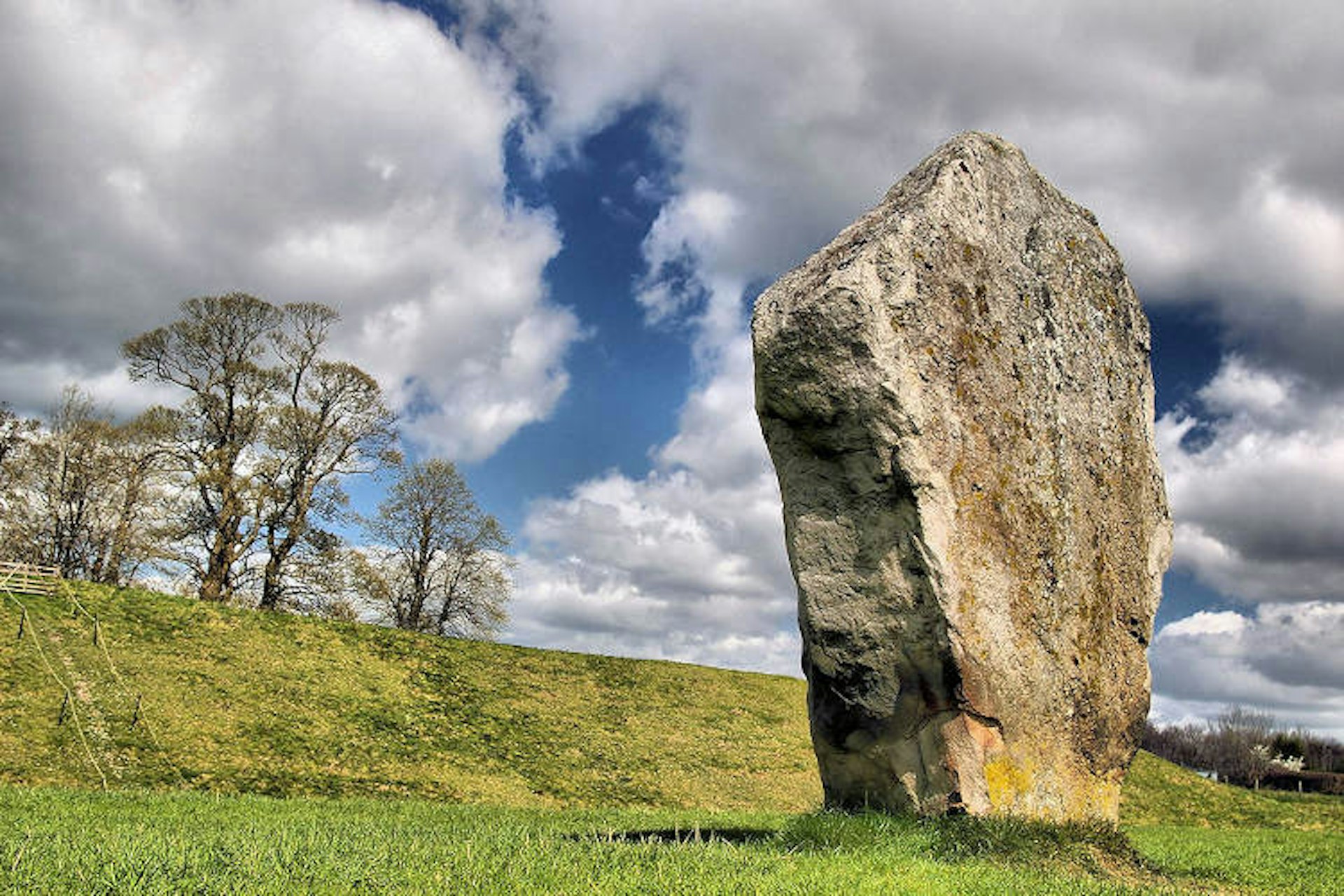 Avebury Stones. Image by Gordon Robertson / CC BY 2.0