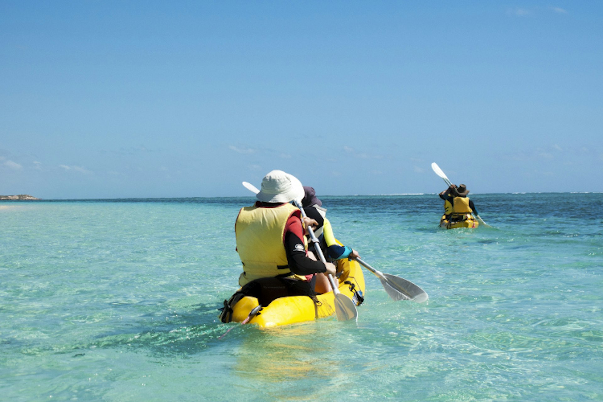 Ocean kayaking on Nigaloo Reef / Image by Raymond Patrick / Getty Images