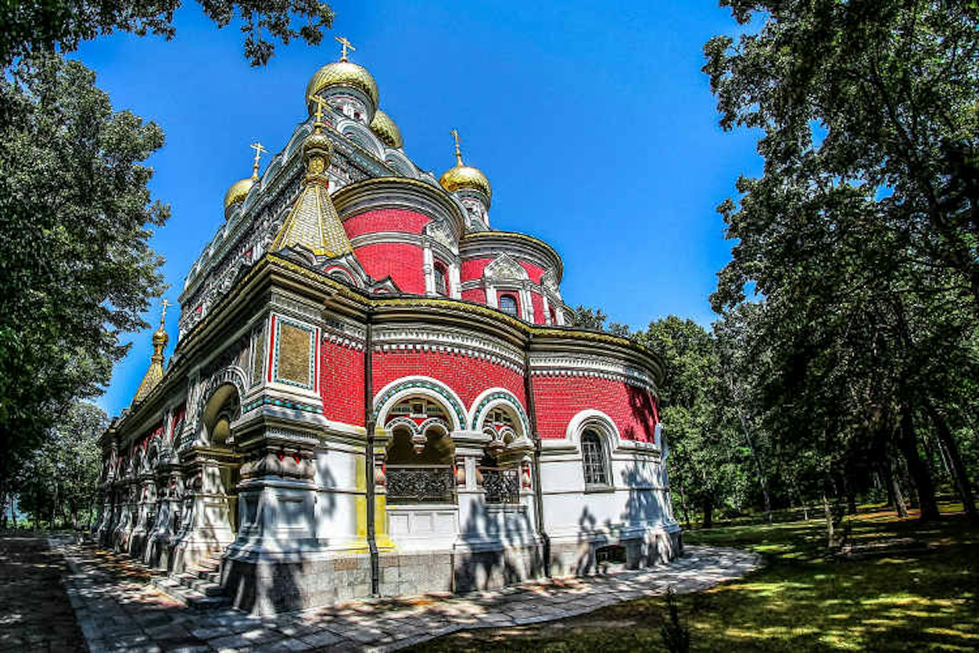 The vibrant Shipka memorial church. Image by KamrenB Photography / CC BY 2.0