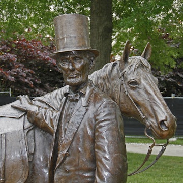 Features - abe-lincoln-house-lonelyplanet-3b136a9b668b