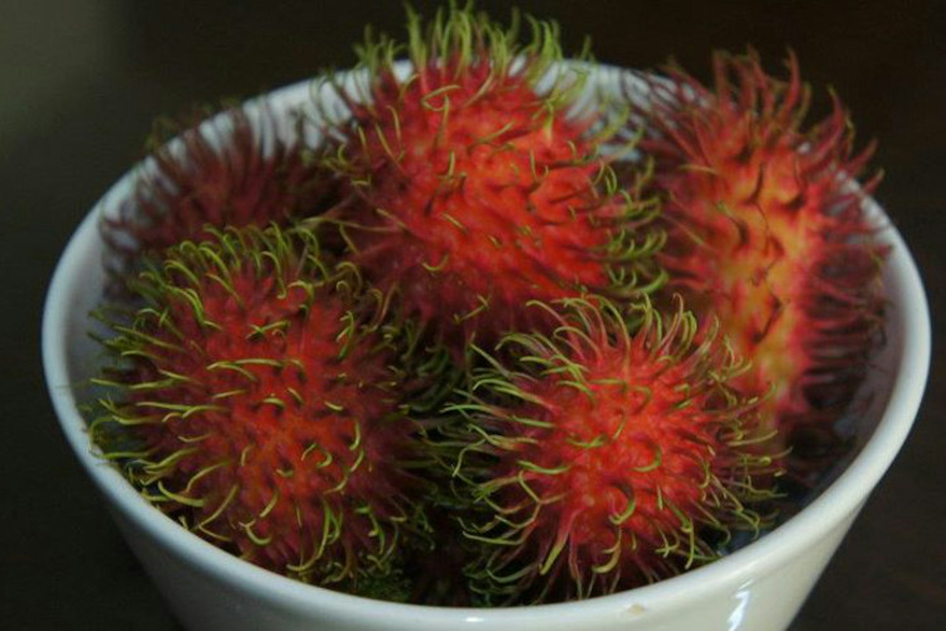 A bowl of the sweet-tasting tropical rambutan. Image by Scott / CC BY-SA 2.0
