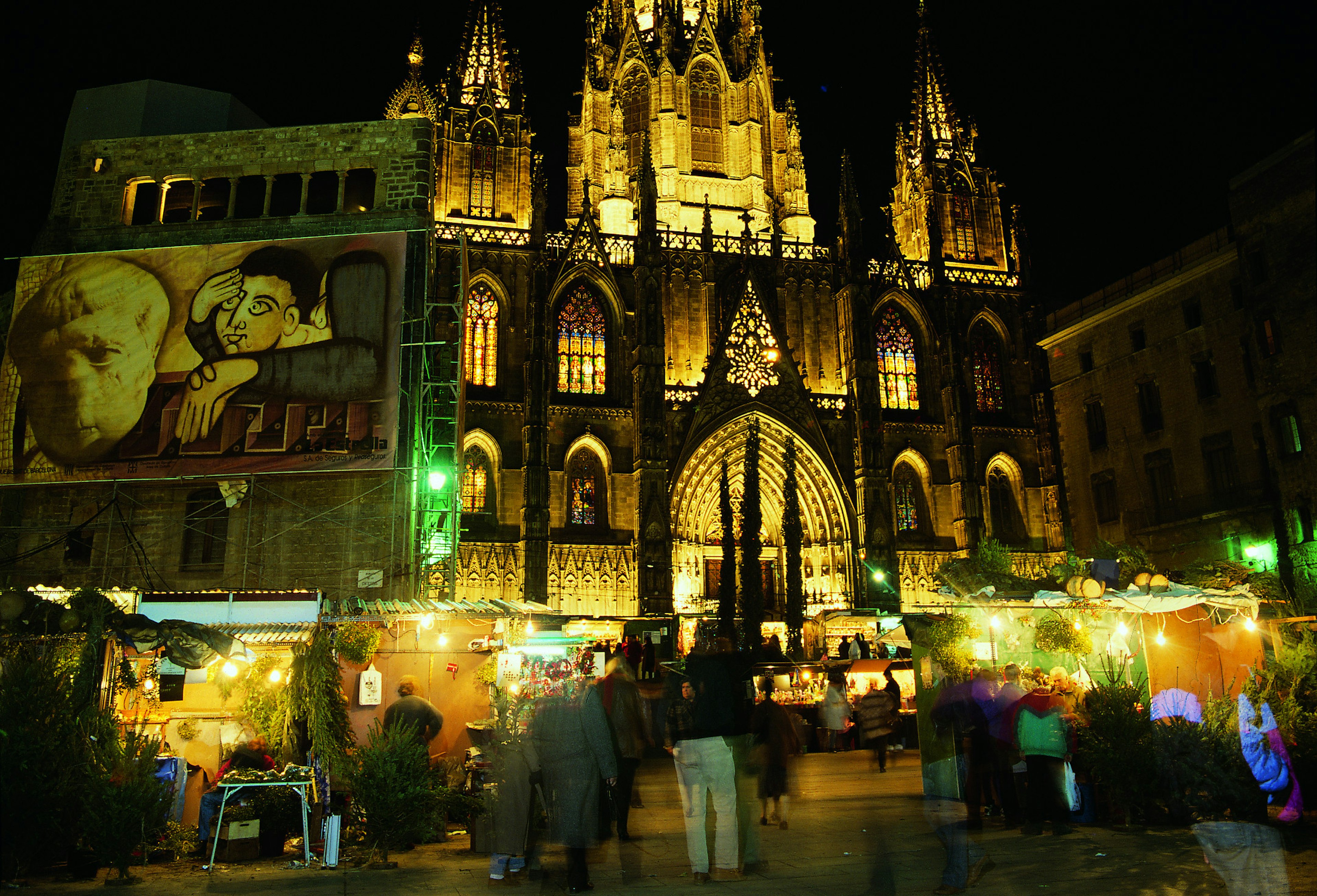 The traditional christmas market at the Catedral. Image by Barcelona Tourism