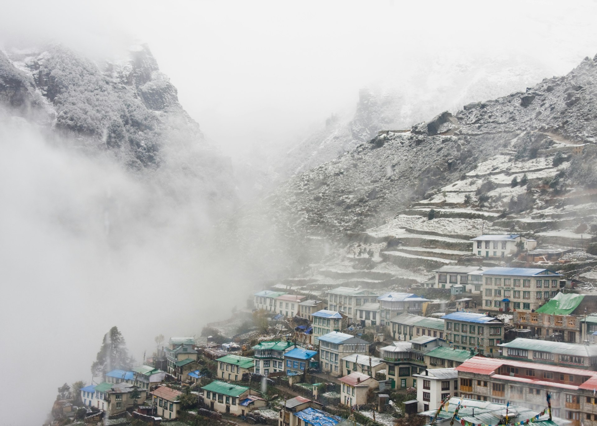Snow arriving in Namche Bazaar. Image by Ethan Welty / Getty Images.