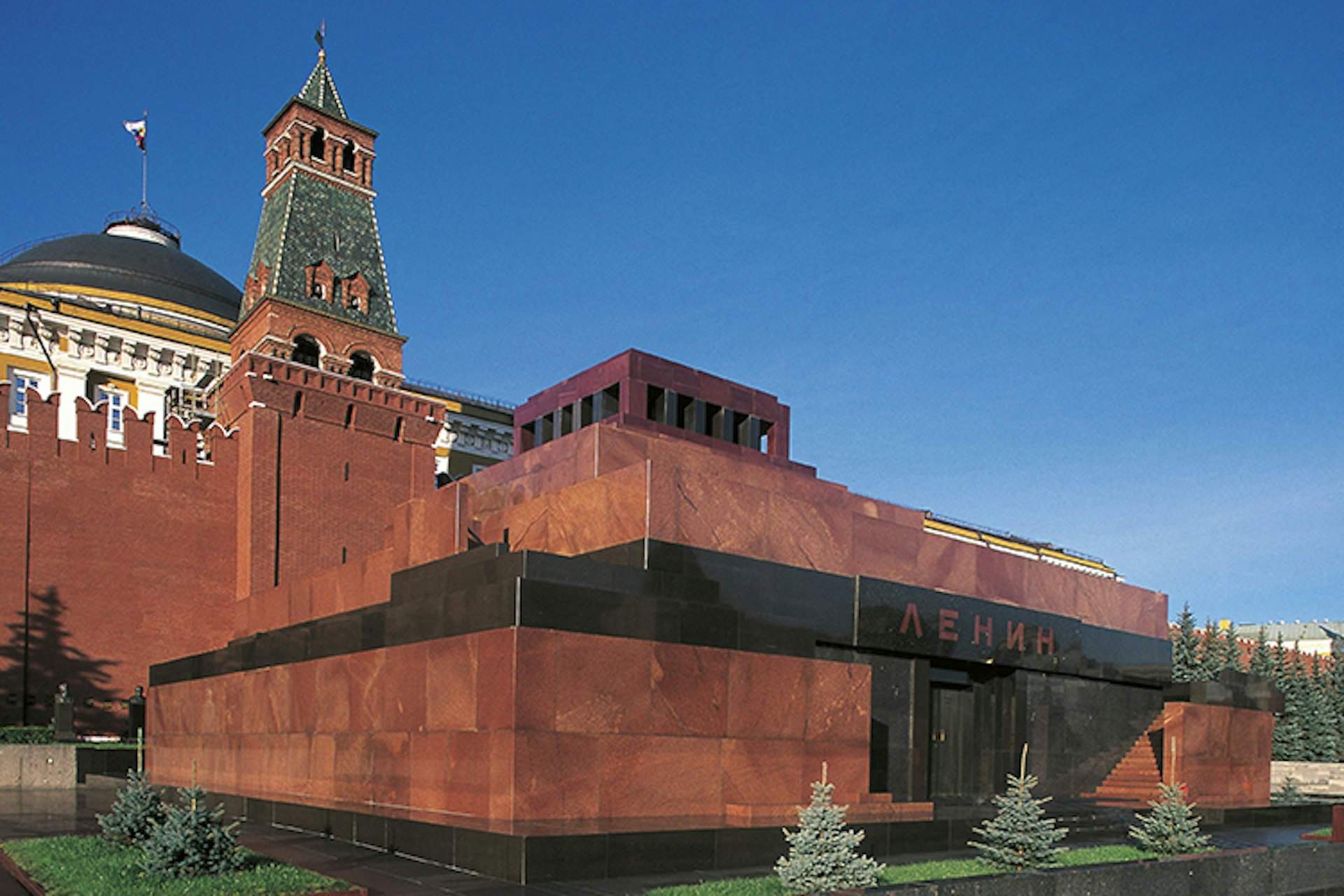 The tomb of Vladimir Lenin in Red Square. Image by DEA / W. BUSS De Agostini Picture Library / Getty Images