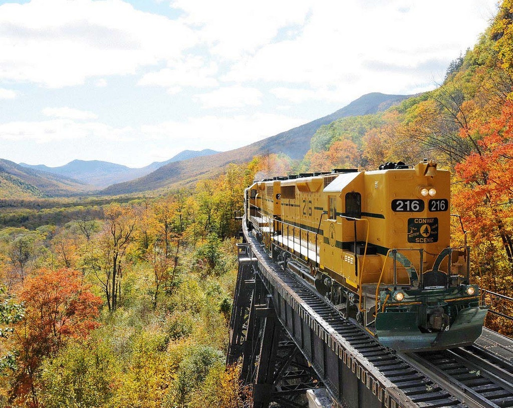 Taking in the fall foliage from the Conway Scenic Railway. Image courtesy of the Mount Valley Washington Chamber of Commerce.