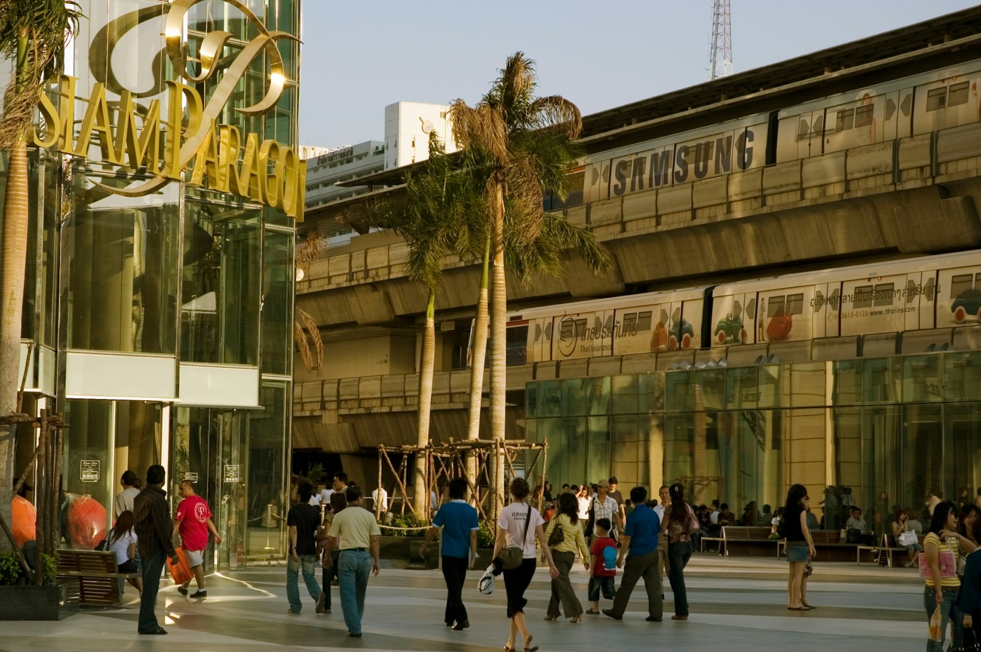 Visitors walking outside Siam Paragon shopping centre in Bangkok © Mick Elmore / Lonely Planet