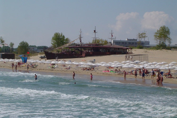 Sunny Beach, across the bay from Nessebăr. Image by Axel Schwenke / CC BY-SA 2.0