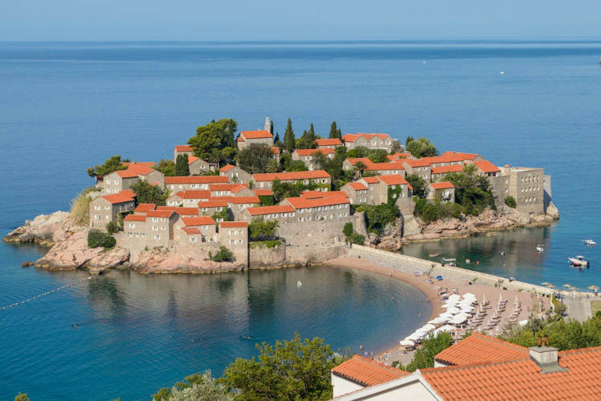 Sveti Stefan island resort. Image by ecl1ght / CC BY 2.0