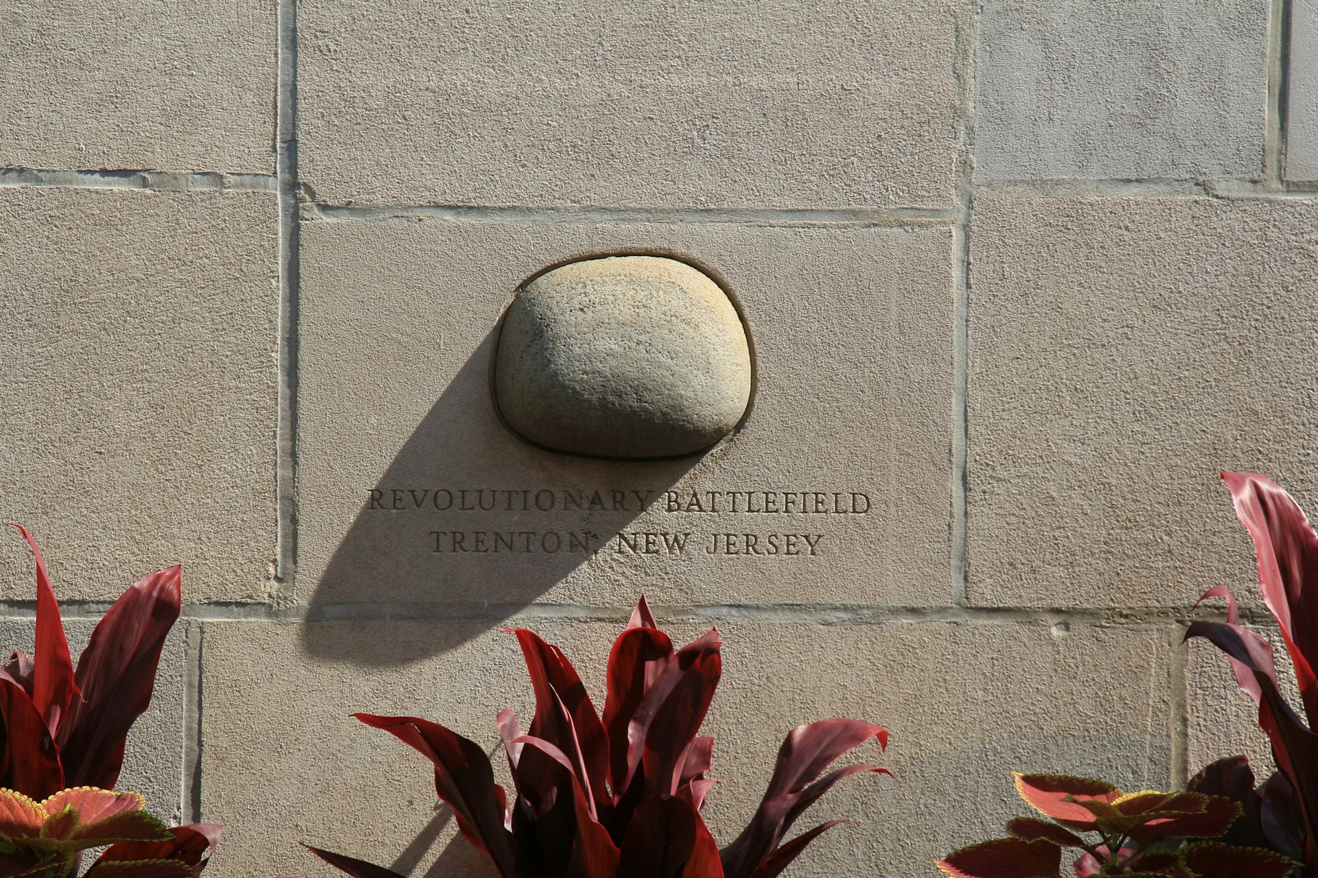 Detail of the base of the Tribune Tower. Photo by Jason Raia / CC BY 2.0