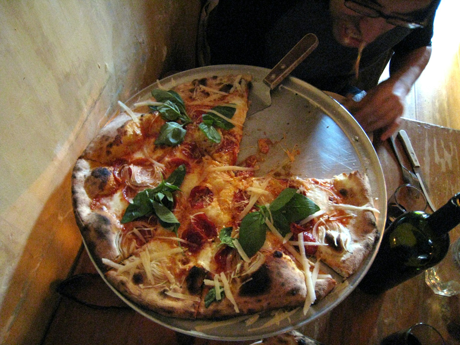 Lucali pizza. Photo by Eric Mueller / CC BY 2.0