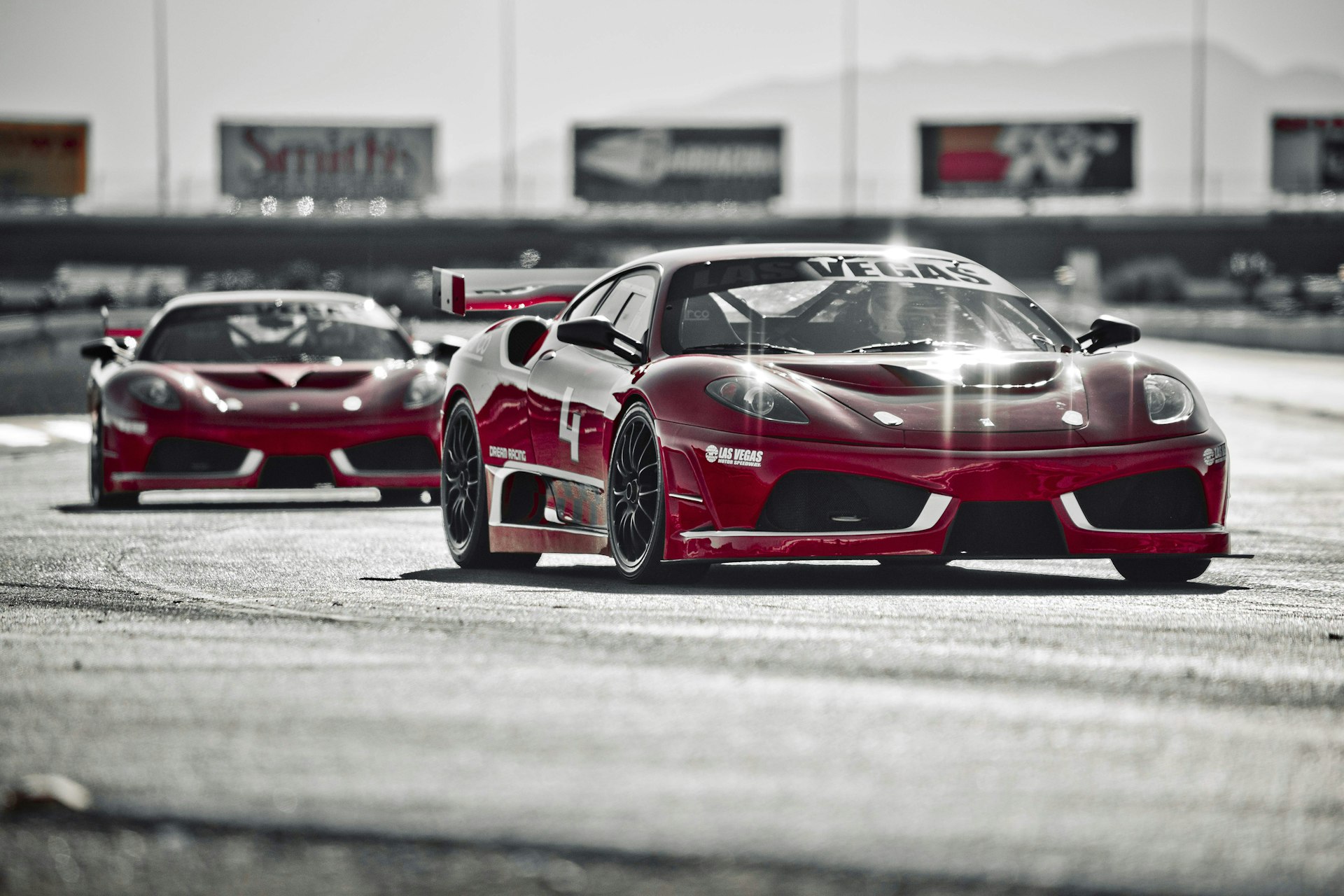 The Ferrari F430 GT heads around the track. Image courtesy of Dream Racing