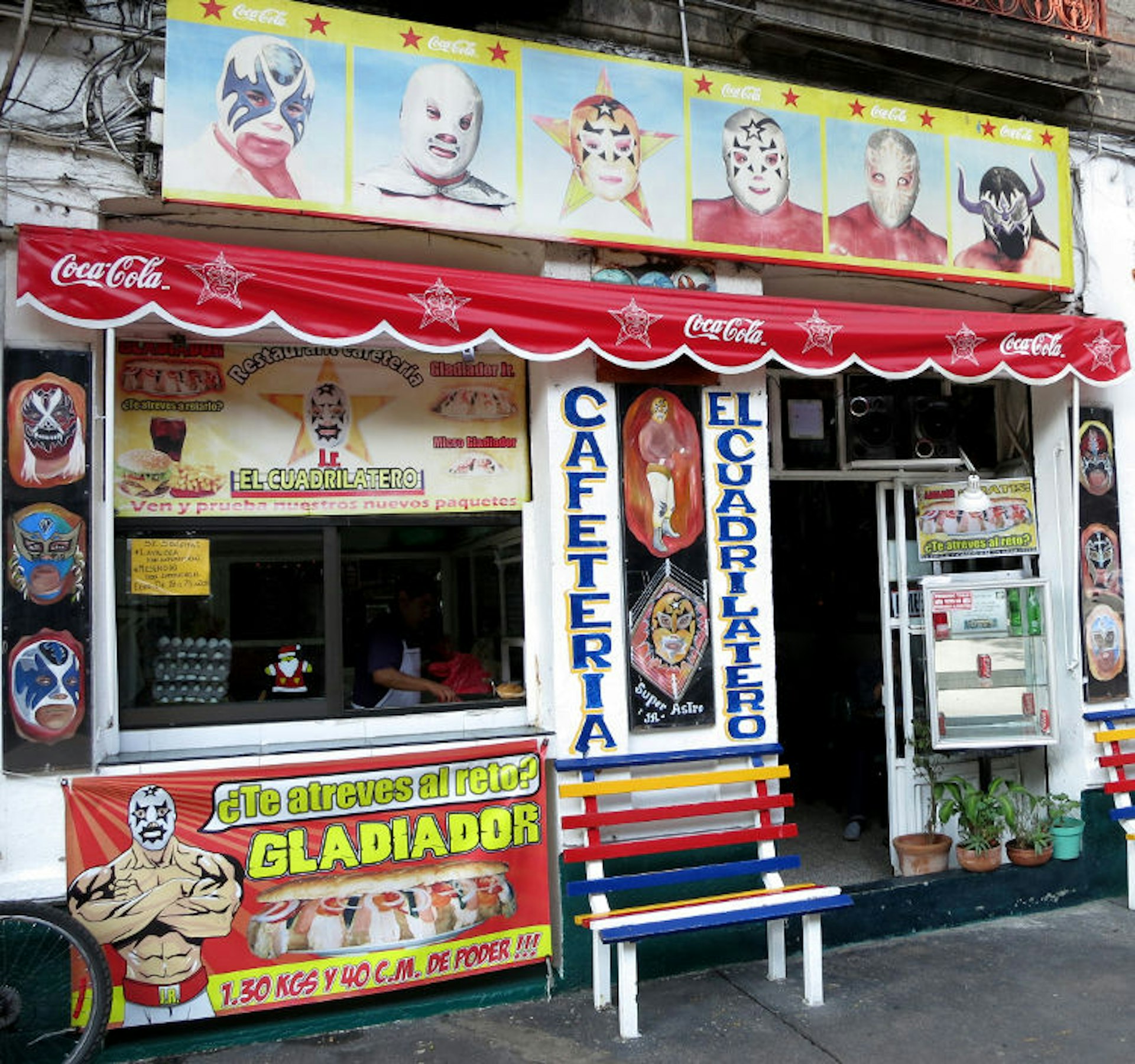 Take on an eating challenge at this shrine to wrestling. Image by John Hecht / Lonely Planet