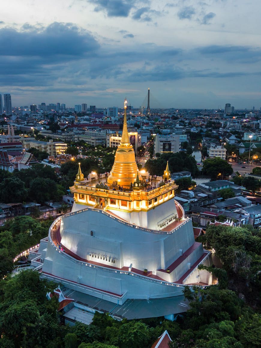 The temple hill of Golden Mount, with the city in the background © kamomeen / Shutterstock