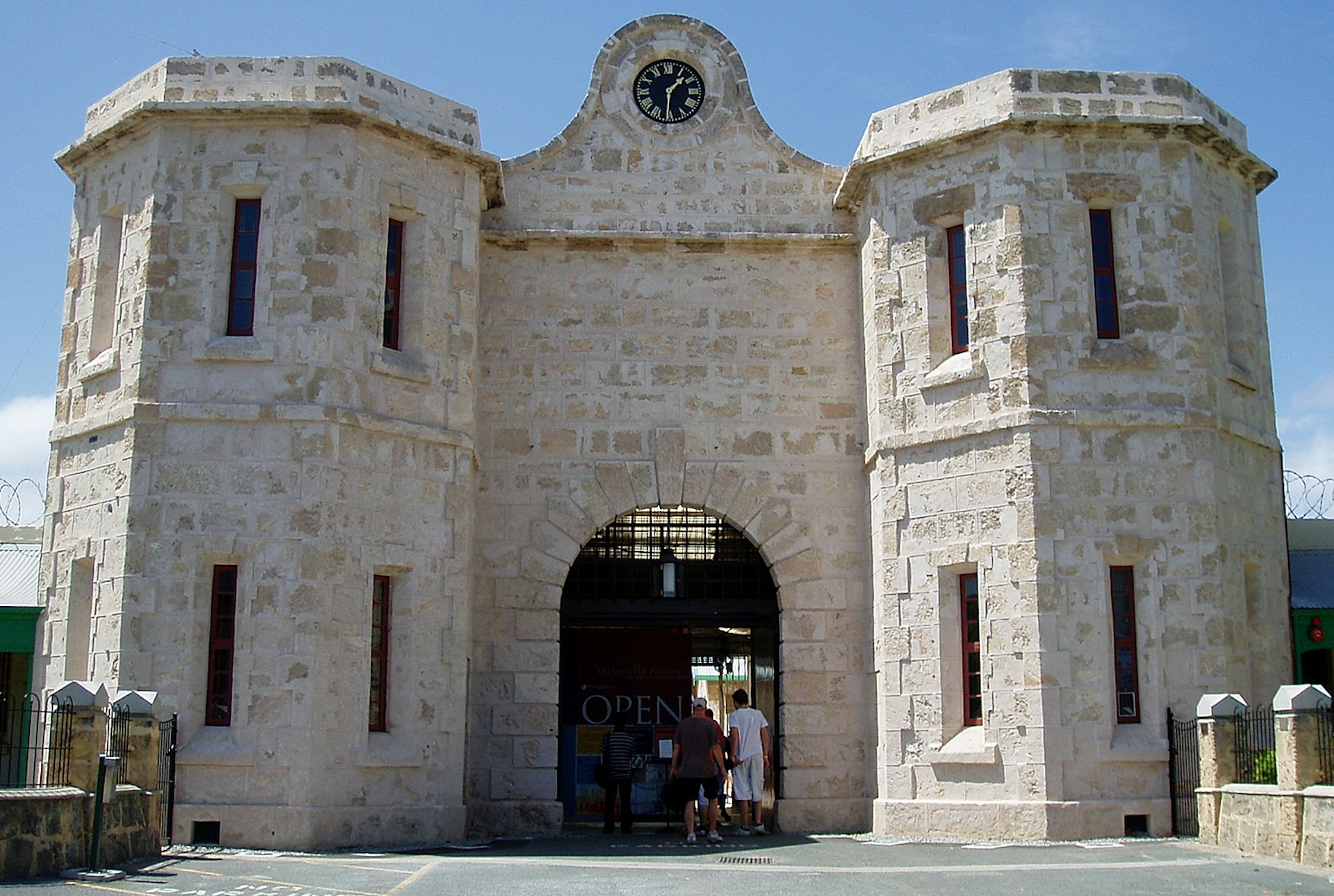 The sobering limestone facade of the gatehouse to Fremantle Prison. Image by Amanda Slater / CC BY-SA 2.0