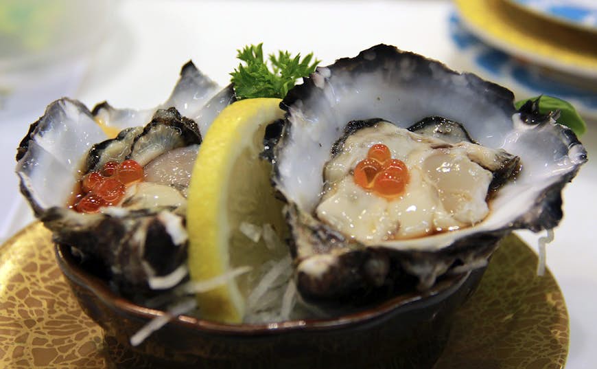 Slurp on harbour-fresh oysters in Sydney's Chinatown.  Image by Lawrence Wang / CC BY-SA 2.0
