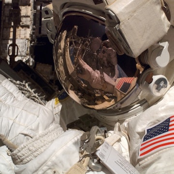 Features - Reilly space walk