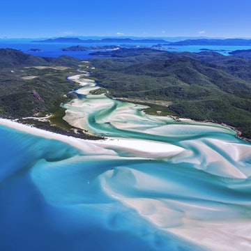 Features - Whitehaven aerial view_cs