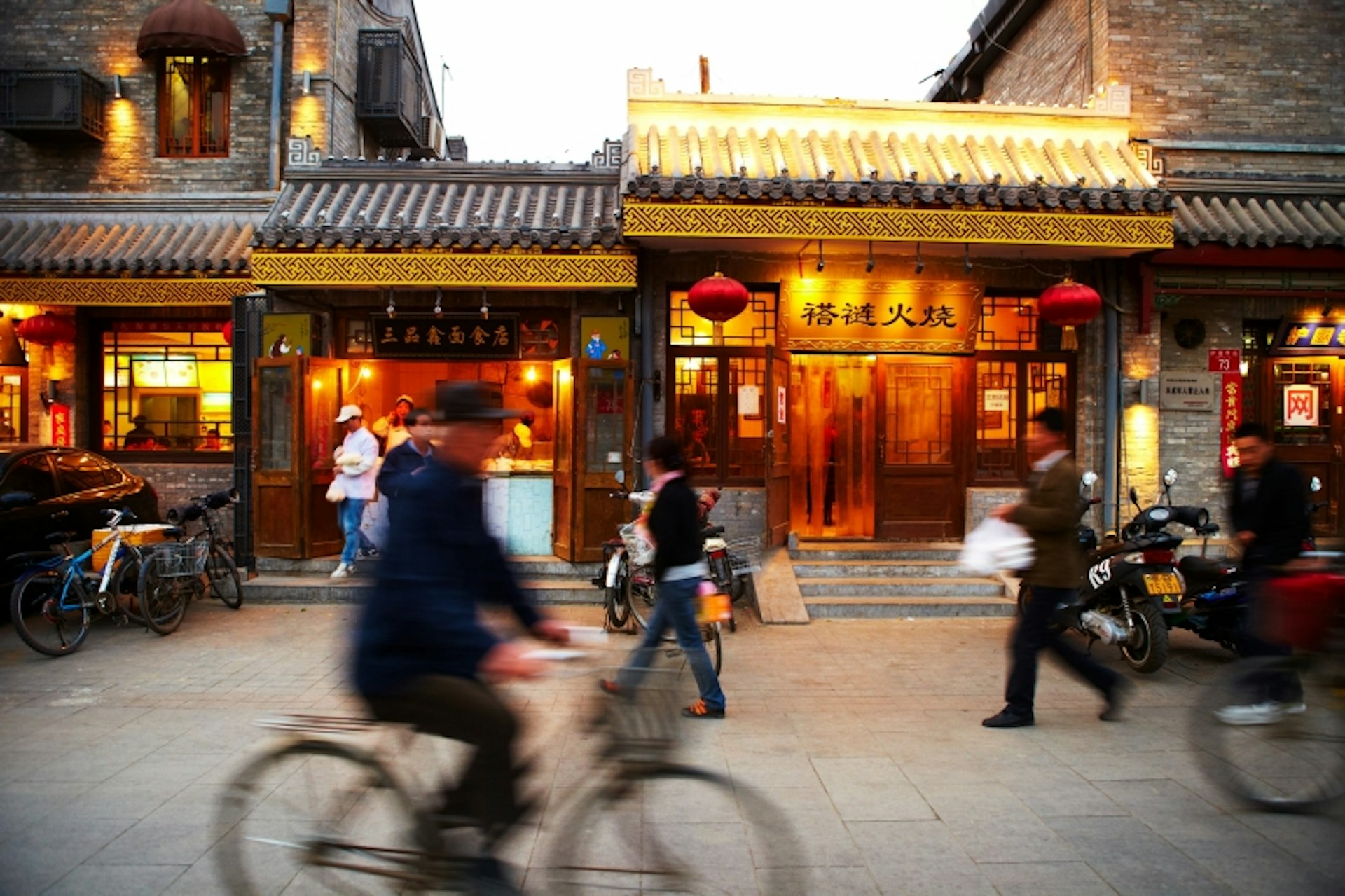 Exploring a traditional hutong. Image by Matt Munro / Lonely Planet