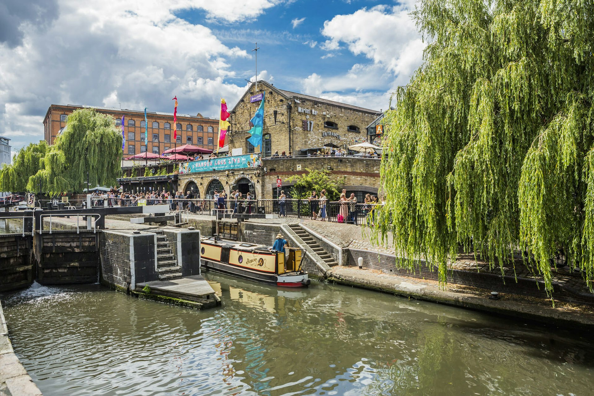 If the crowds at the market get too much, spend some time along the canal in Camden © Massimo Borchi / Atlantide Phototravel / Getty Images