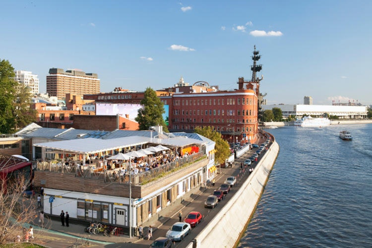 Bar Strelka at the Red October complex beside Moscow River. Image by Pete Seaward / Lonely Planet