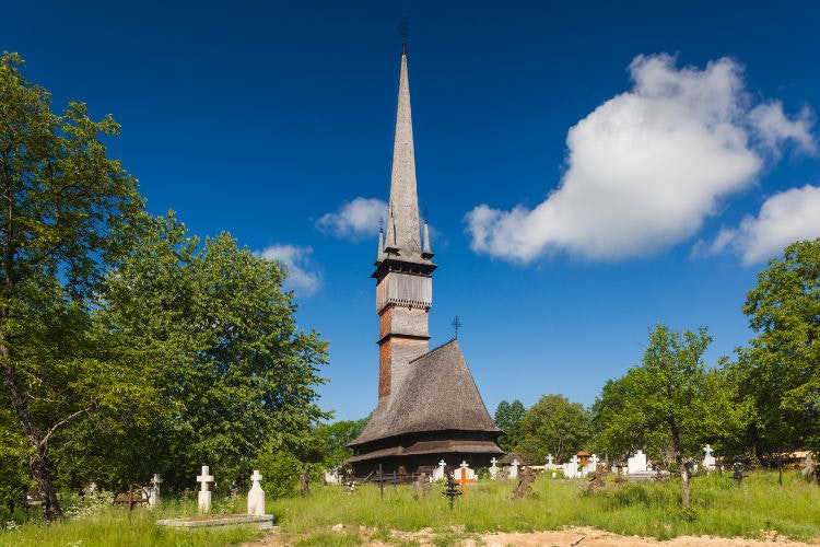 Surdeşti’s wooden church, Maramureş. Image by Walter Bibikow / Getty Images