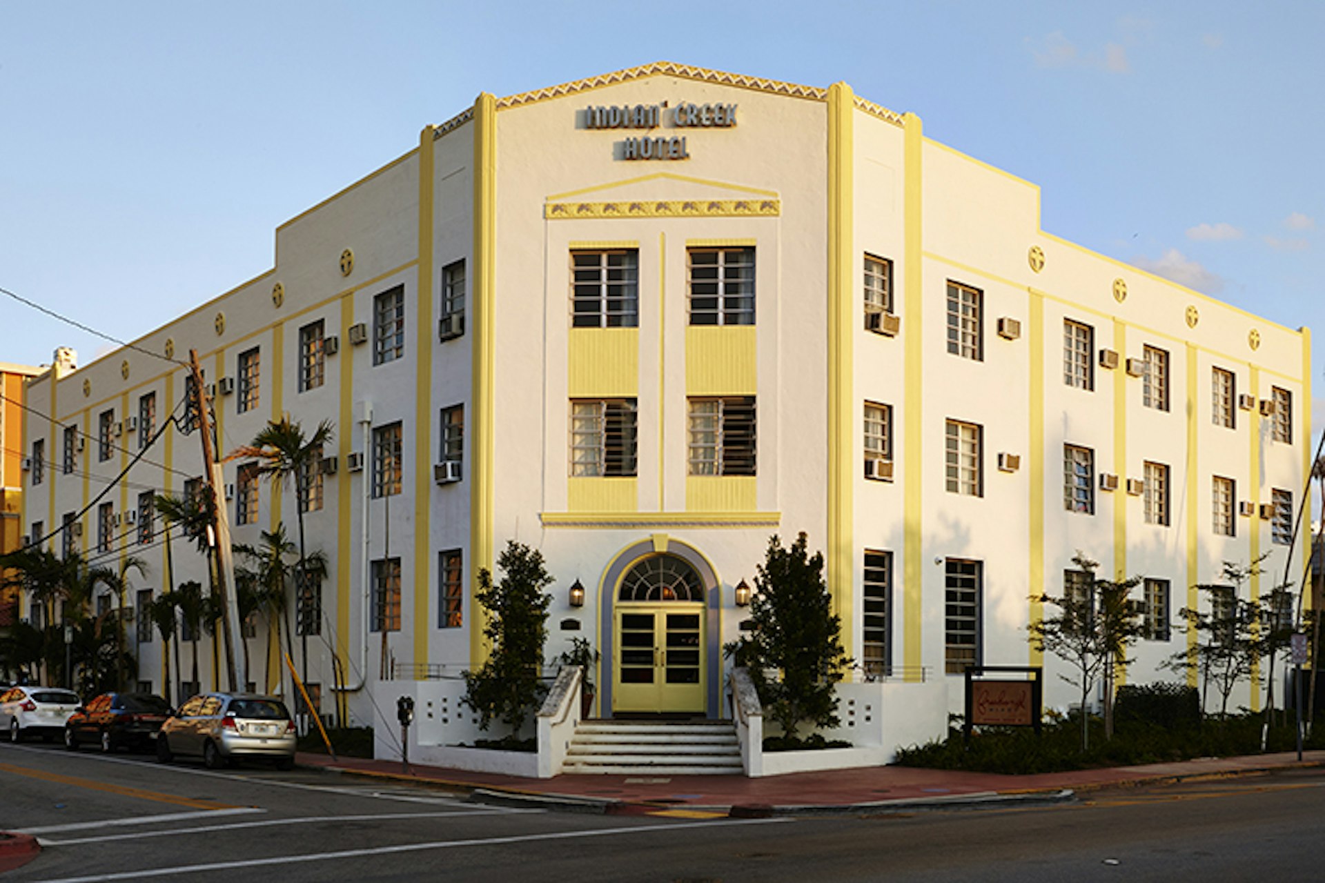 The Art Deco exterior of the Freehand Miami. Image by Adrian Gaut / Freehand Miami