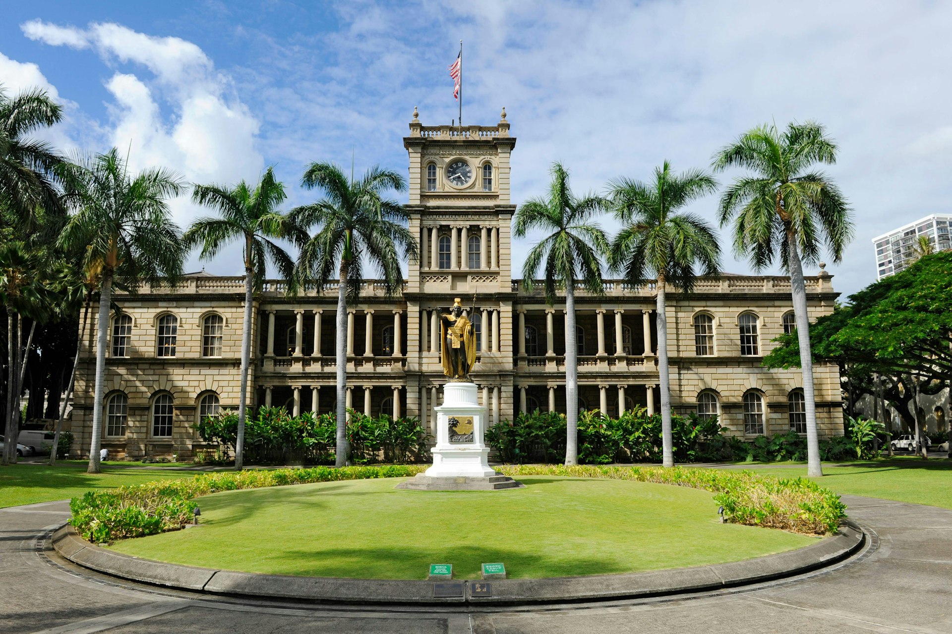 The Aliʻiolani Hale courthouse is frequently used as police headquarters in the modern remake of Hawaii Five-0. Image by Dennis Macdonald / Getty