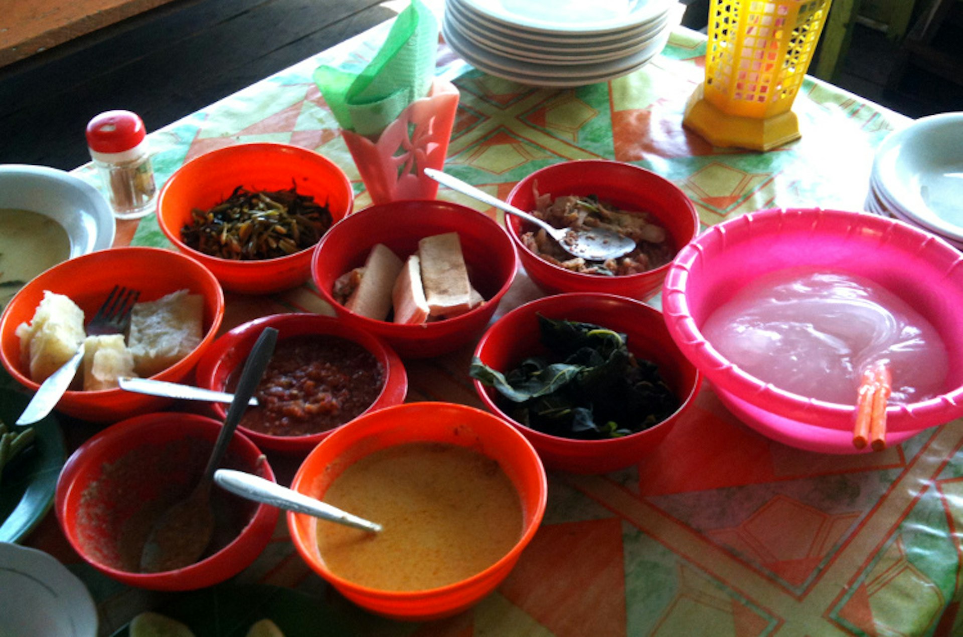 Popeda at Rumah Makan Popeda Gamalam restaurant in Ternate, Maluku. Image by Hugh McNaughtan