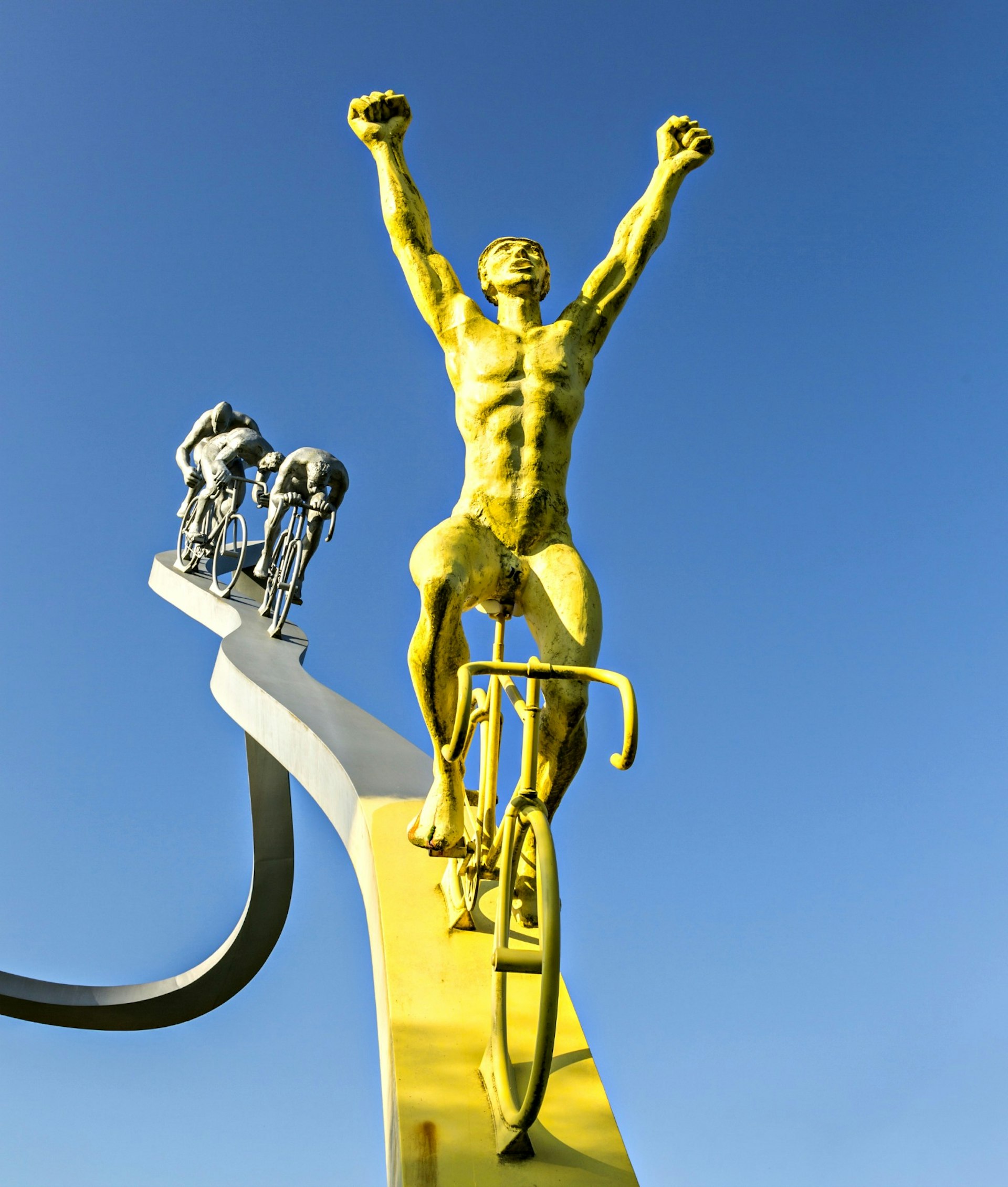 The Tour de France sculpture in the Pyrenees by Jean-Bernard Metais