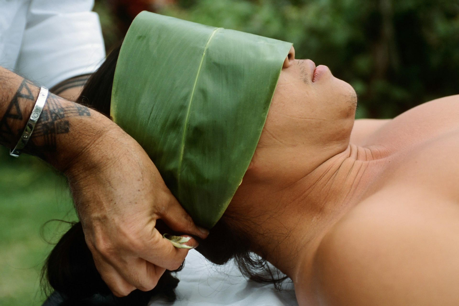 Early Polynesian settlers brought massage techniques to the islands, and it evolved over time into lomilomi massage. Image by Karen Kasmauski / Science Faction / Getty
