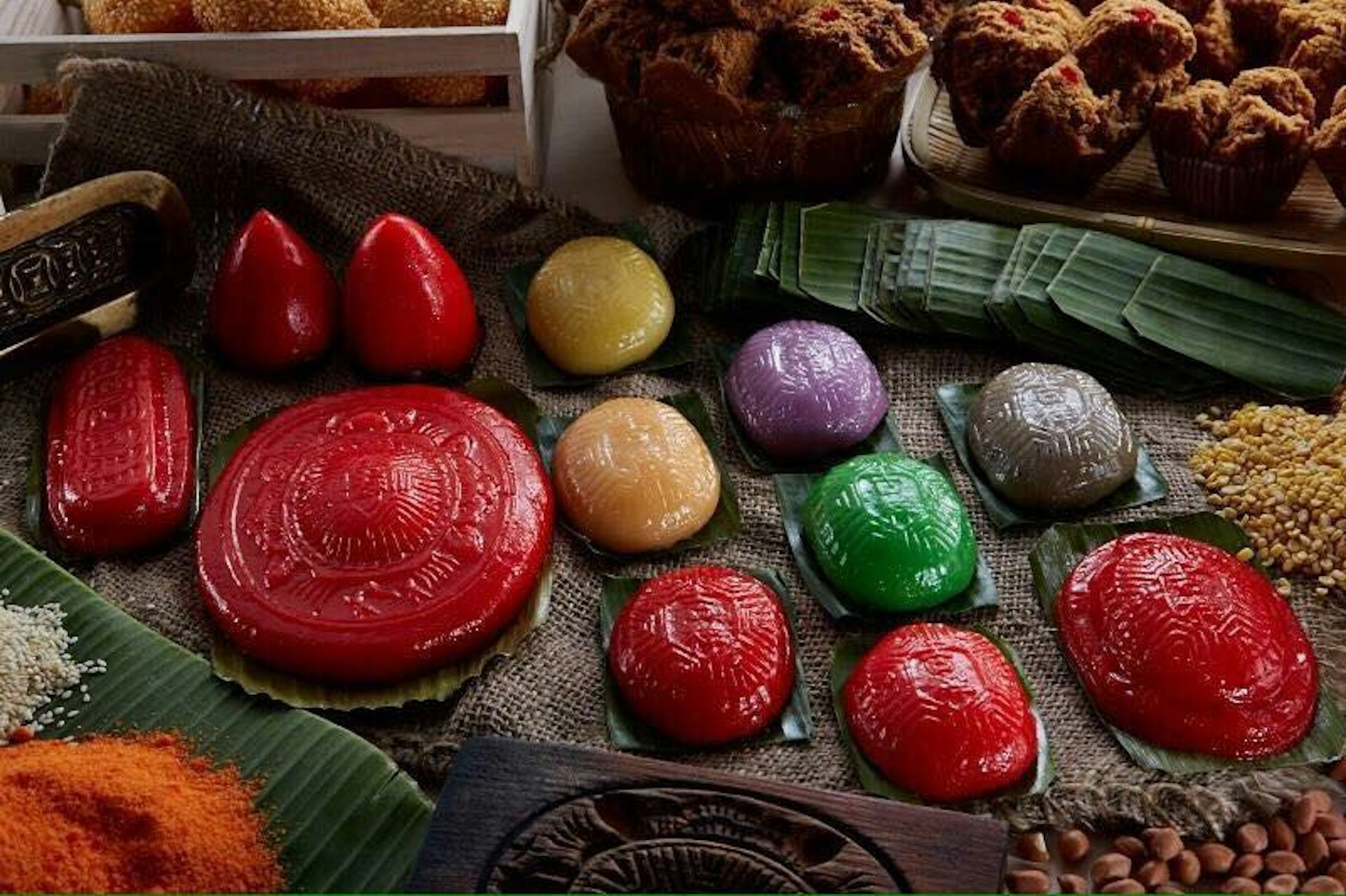 Find a rainbow of sweet treats in Singapore's Everton Park, like this glutinous rice gems at Ji Xiang Confectionery. Image courtesy of Ji Xiang Confectionery