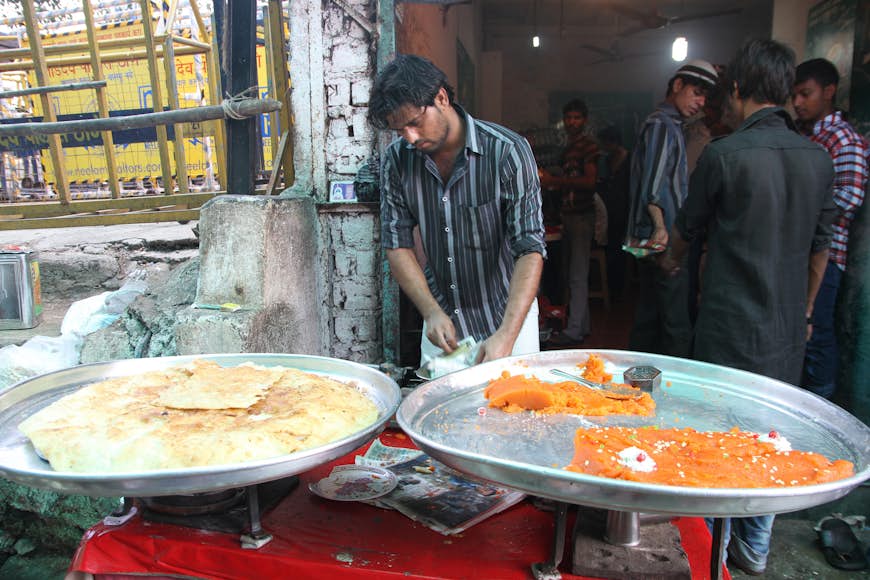 Arabic-inspired sweets for sale in Mumbai. Image by Marco Zanferrari / CC by-SA 2.0