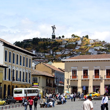 Features - Plaza de San Francisco